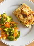 Lasaña de atún y ensalada de brócoli 🥦