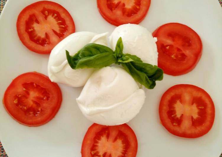 Steps to Prepare Super Quick Homemade Caprese salad of Buffalo mozzarella