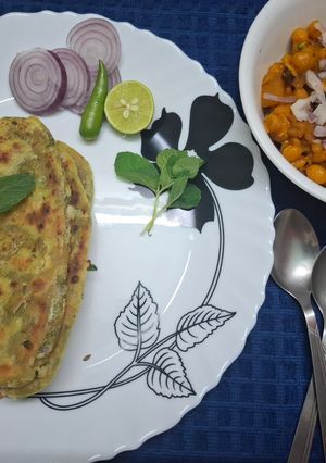 A picture of Mint Paratha.