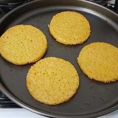 Una foto de Hamburguesas/croquetas de arroz reciclado