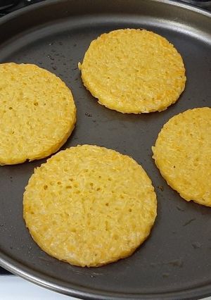 Una foto de Hamburguesas/croquetas de arroz reciclado