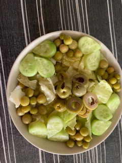 عکسی از دستور سالاد سبز