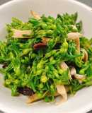 Bông thiên lý xào nấm mộc nhĩ