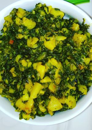 Aloo palak रेसिपी मुख्य फोटो