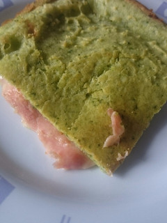 Una foto de Torta licuada de espinaca, jamón y queso