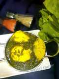 পালক আন্ডা পোচ কারি (palak anda poach curry recipe in bengali)