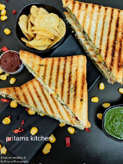 कॉर्न कैप्सिकम मेयो ग्रिल सैंडविच (Corn capsicum mayo grill sandwich recipe in hindi) रेसिपी मुख्य फोटो