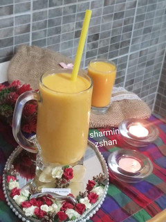 A picture of Mango Peach smoothie.