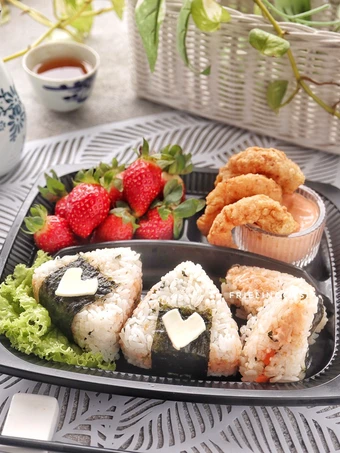 Langkah Gampang Menyiapkan Resep  Onigiri ft Udang Goreng Tepung, bisa untuk frozen food yang Bisa Manjain Lidah, Enak Banget