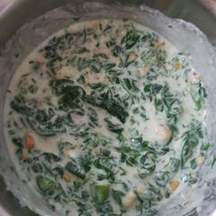 A picture of Palak raita.
