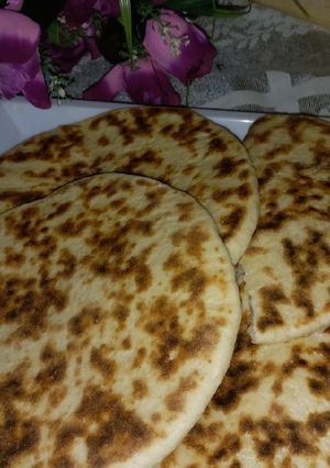 A picture of Arabic Bread.