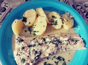 Una foto de Abadejo con salsa alimonada y queso azul