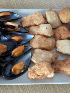 Una foto de Plato de entremeses calientes