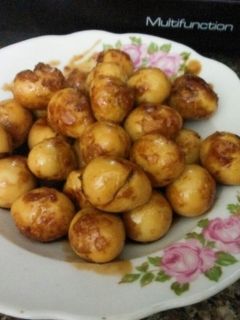 Hình của món Trứng cút rim.