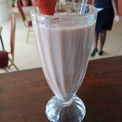 A picture of Assorted fruits smoothie.