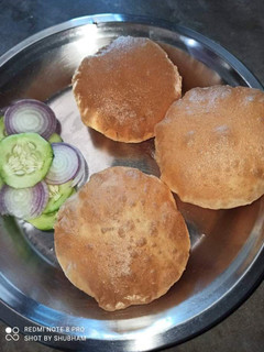 अजवाइन पूरी (ajwain poori recipe in Hindi) रेसिपी मुख्य फोटो