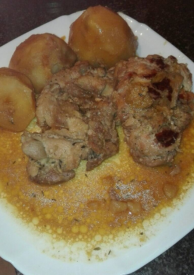 Una foto de Muslos de pollo con salsa teriyaki y almendras en la olla GM f
