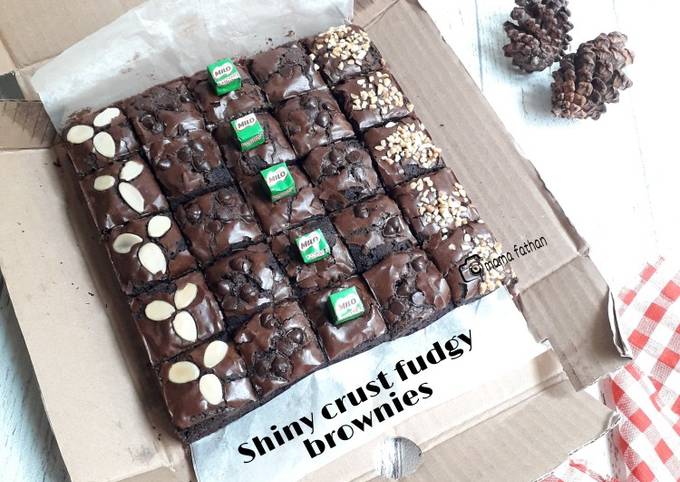 Resep: Shiny crust fudgy brownies Bahan Sederhana