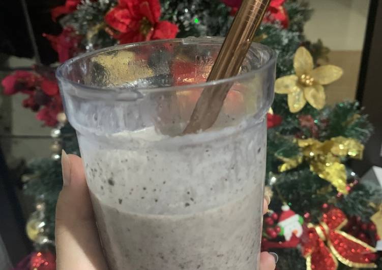 Low calorie oreo milkshake