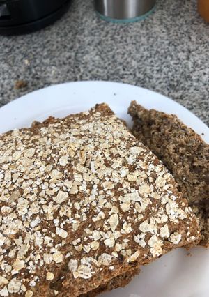 Una foto de Pan integral con semillas (Vegano)