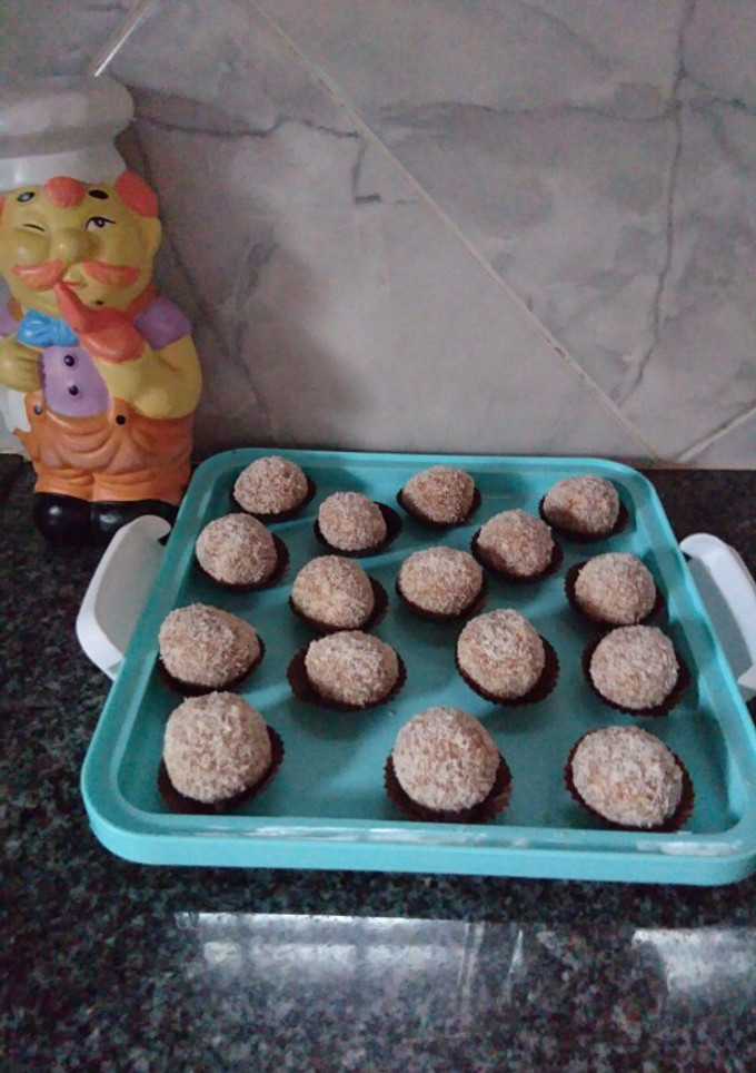 Una foto de Trufas con dulce de leche y frutos secos 💕💥