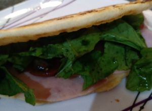 Una foto de Pan chato sin manteca ni grasa símil piadina