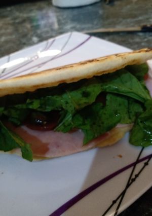 Una foto de Pan chato sin manteca ni grasa símil piadina