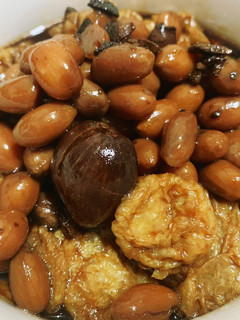 自製滷花生の麵筋 的食譜成品照片
