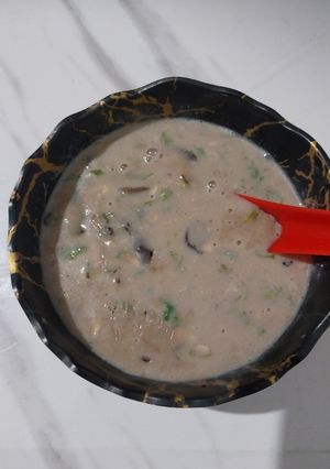 A picture of Mushroom and Dil soup.