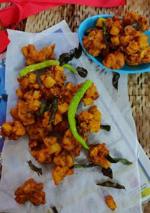 A picture of Aloo pakoda.