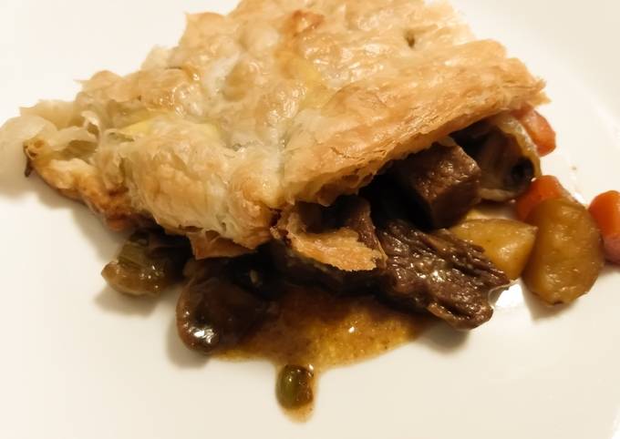 Steak and mushroom pot pie