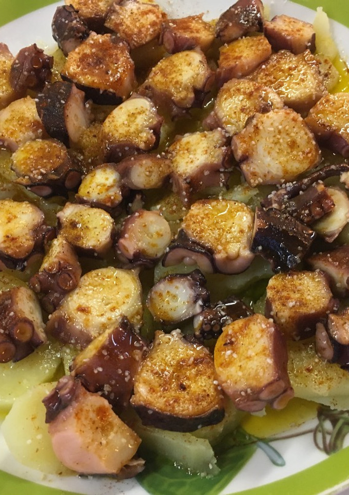 Una foto de Pulpo a la gallega