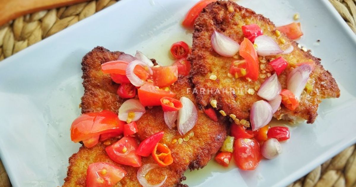 Kimningdir qolini birovning mushukiga surayotgan surati