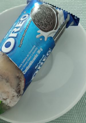 Una foto de Paletas con galleta oreo o cualquier otra galleta industrial🍪🍪