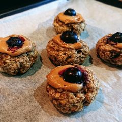 A picture of Banana and Peanut Butter Cookies.