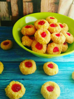 Foto resep Strawberry thumbprint cookies with crumble