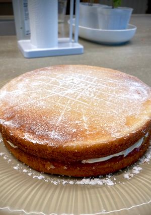 A picture of Victoria Sponge Cake.