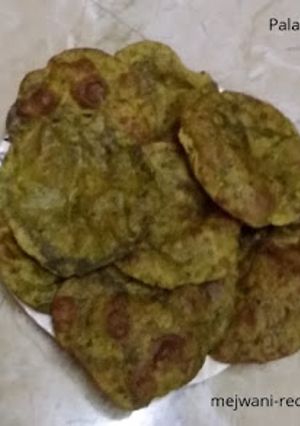 A picture of Palak Puri | Spinach Poori.