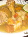 Sopa de pollo criollo