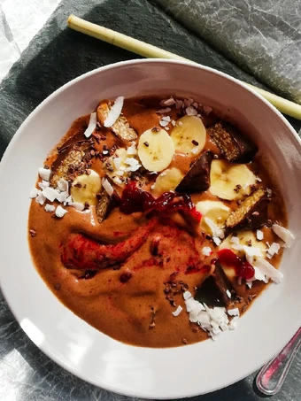 Easy Steps to Prepare Chocolate smoothie bowl which Delicious