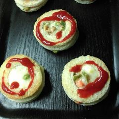 A picture of Bread pizza.