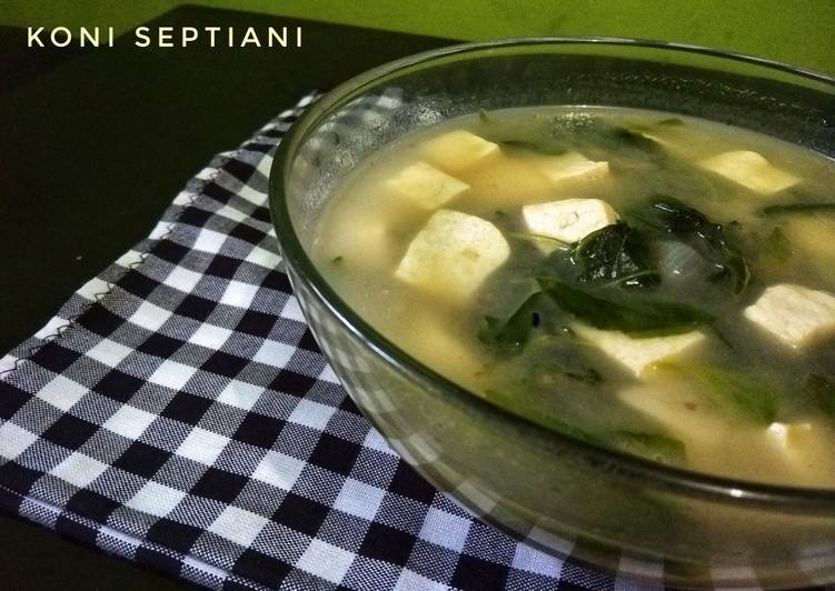 Langkah Mudah untuk Menyiapkan 29. Sayur bayam tahu putih yang Bikin Ngiler