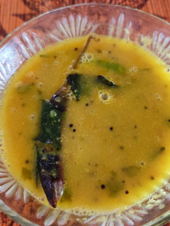 ગુજરાતી ખાટી મીઠી દાળ (Gujarati Khati Mithi Dal Recipe In Gujarati) રેસીપી મુખ્ય ફોટો
