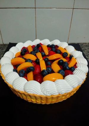 Una foto de Tarta Frutal Clásica con Crema Pastelera