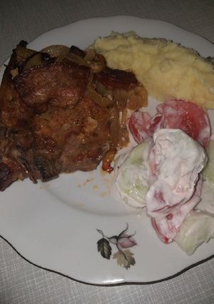 Sült tarja hagymaágyon recept fotója