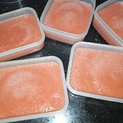 A picture of Frozen Tomato paste.