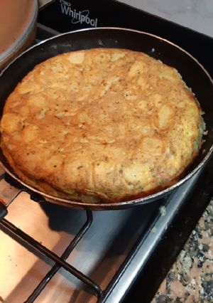 Una foto de Tortilla de papas hervidas rellena !!!