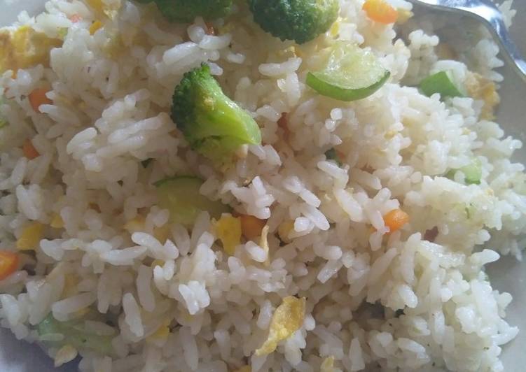 Resep Nasi goreng simple, insyaallah sehat 😊 yang Lezat Sekali