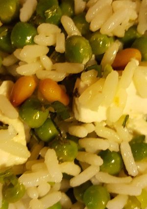 Une photo de Salade riz et petits pois à la menthe