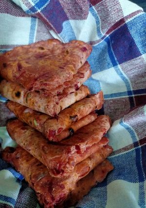 A picture of Beetroot thepla.